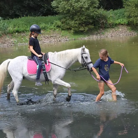 Loucny Mlyn דירה *